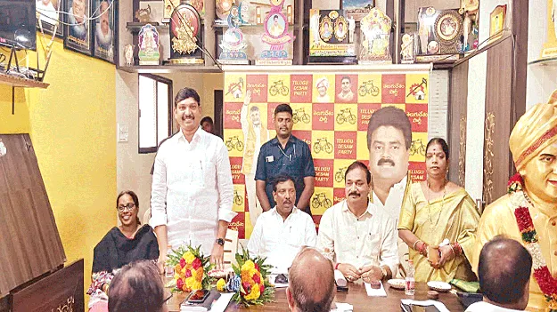 యోగా డేని విజయవంతం చేయాలి