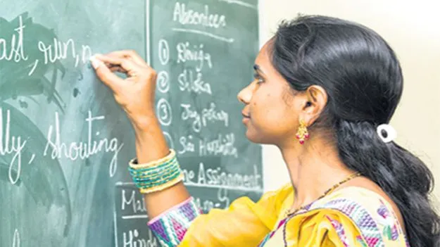 ఉపాధ్యాయుల సమయపాలనపై దృష్టి 