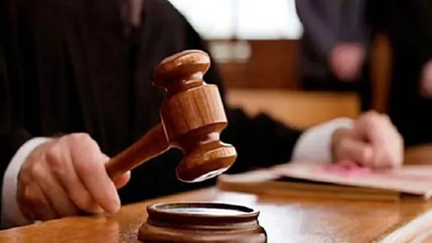 భూమిపై యాజమాన్య హక్కులు సివిల్‌ కోర్టులోనే తేల్చుకోవాలి: హైకోర్టు 