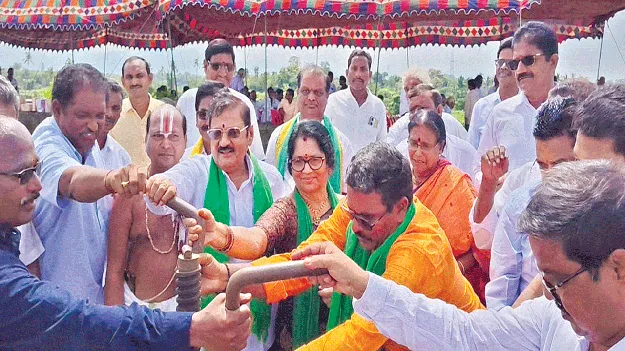 Irrigation Facility  శివారు భూములకూ నీరందిస్తాం