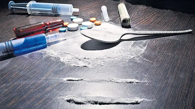 Drug Trafficking: డ్రగ్స్ దందాలో.. పోలీసుల పిల్లలు