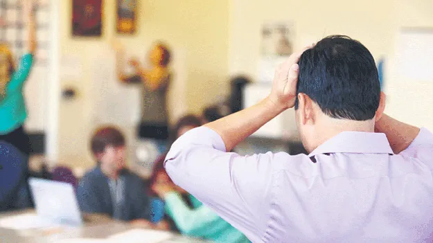 పంతుళ్లకు పెద్దకష్టం