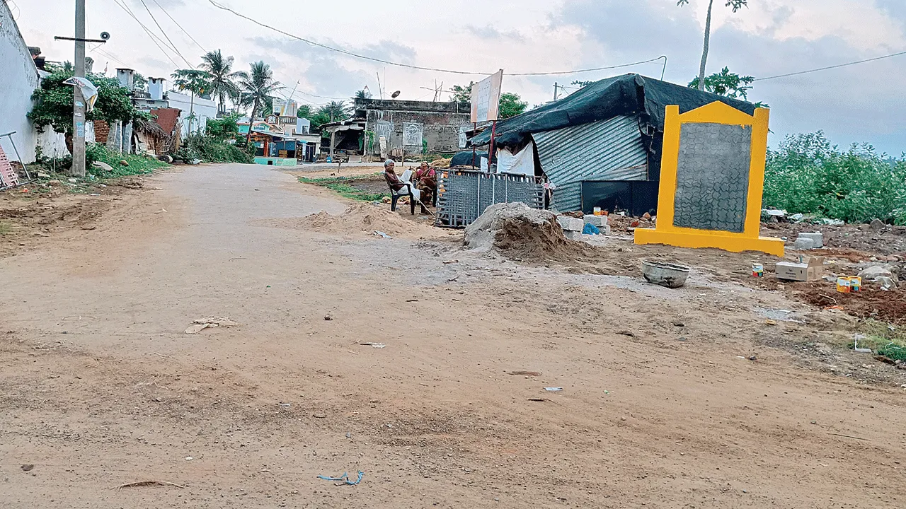 ఒకేరోజు రూ.25కోట్ల పనులు