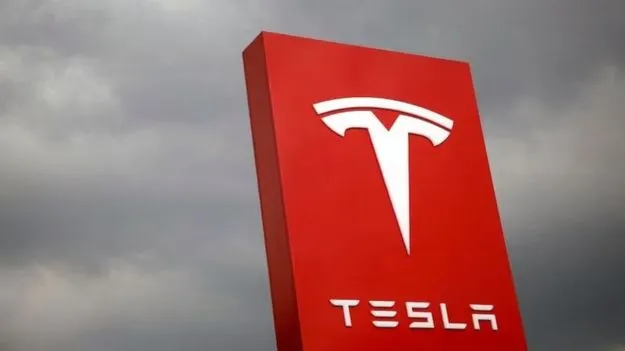 Tesla Autopilot Crash: టెస్లా ఆటో పైలట్ వైఫల్యం.. 242 మిలియన్ డాలర్‌ల పరిహారం చెల్లించాలంటూ తీర్పు