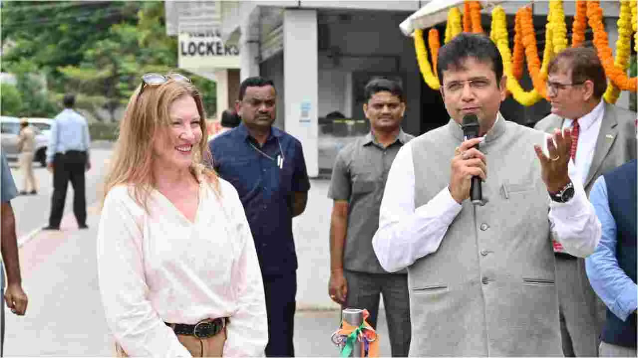 Hyderabad: హైదరాబాద్‌లో యూఎస్ కాన్సులేట్ కొత్త వెయిటింగ్ ఏరియా ప్రారంభం
