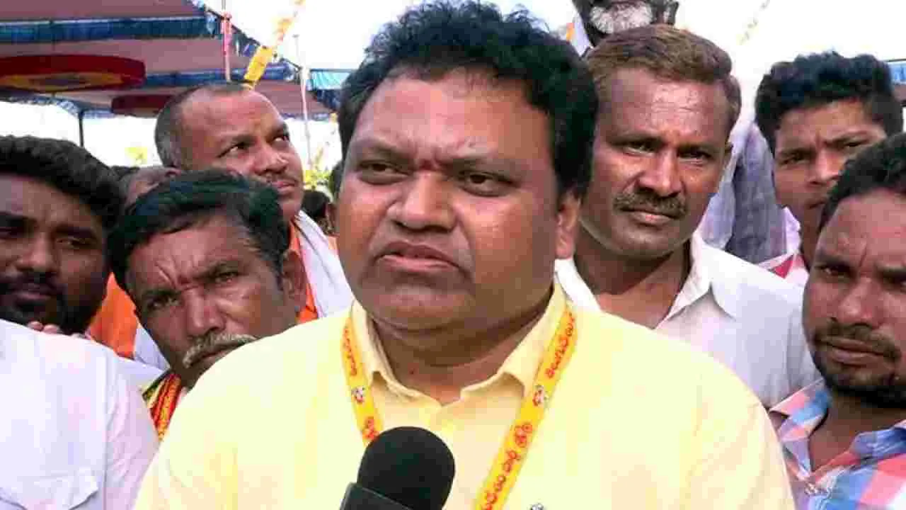 MLA Jayakrishna: పాలకొండ ఎమ్మెల్యేపై అనుచిత వ్యాఖ్యలు