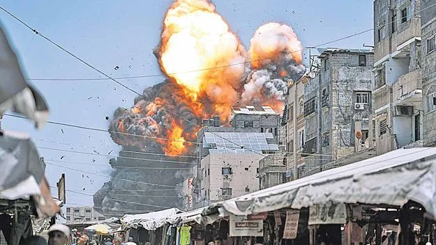 Israel Hamas Conflict: సిన్వర్‌ను చంపడానికి 30సెకన్లలో 50 బాంబులు  