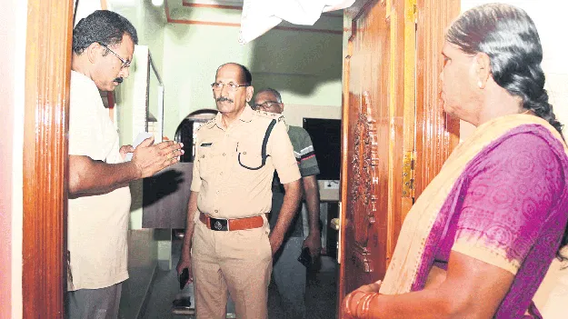 ఒంగోలు లో దొంగలు హల్‌చల్‌