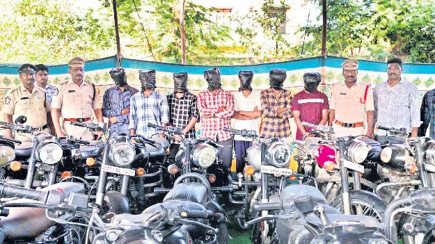 వ్యసనాలకు లోనై..   యూట్యూబ్‌ చూసి..