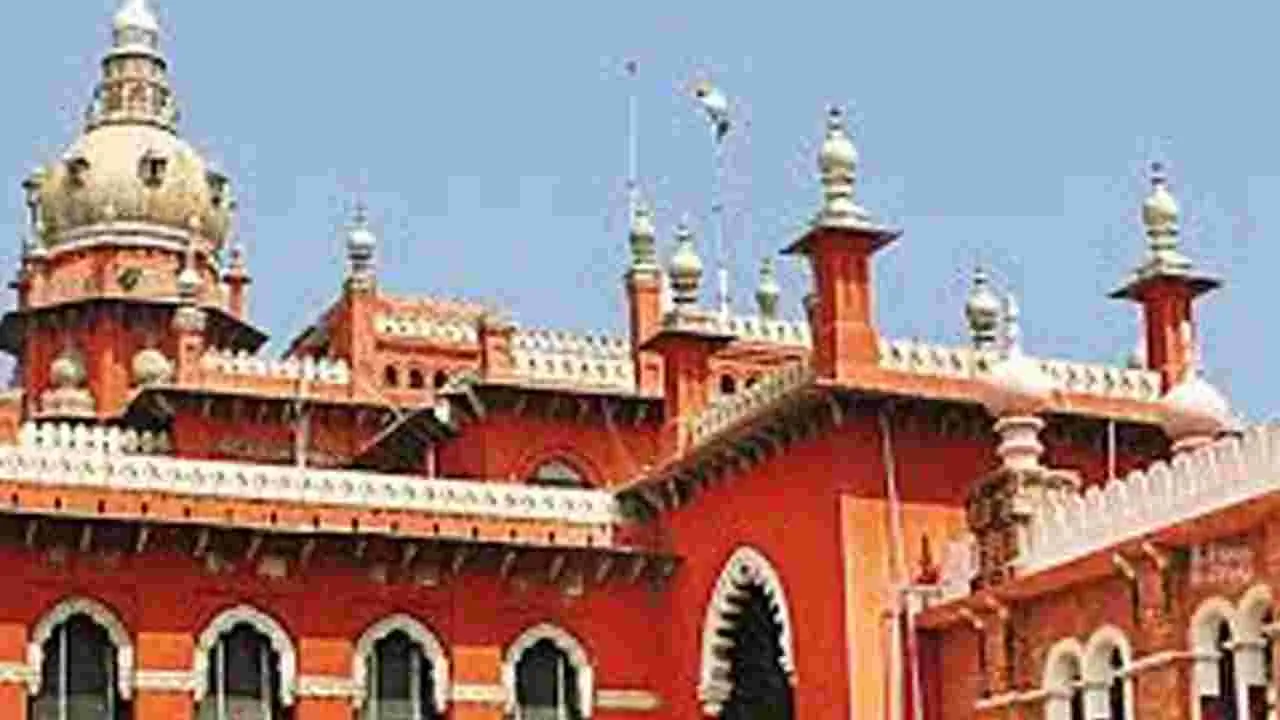 Madras High Court Judgment: మీరేమీ సూపర్‌ పోలీసు కాదు