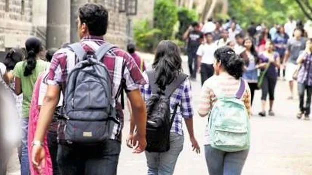 Higher Education: డిగ్రీపై ఎవరి దారి వారిదే