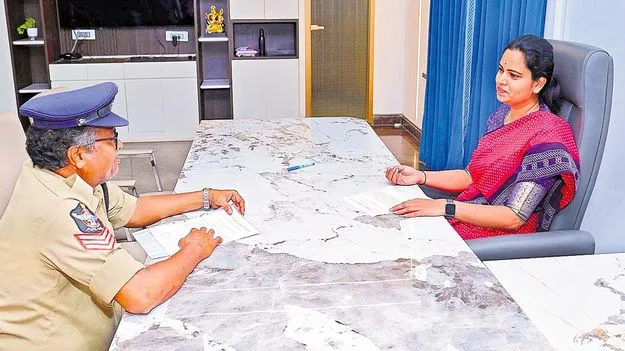 Sattenapalli Police: రెంటపాళ్ల కేసులో మాజీ మంత్రి రజినీకి నోటీసులు