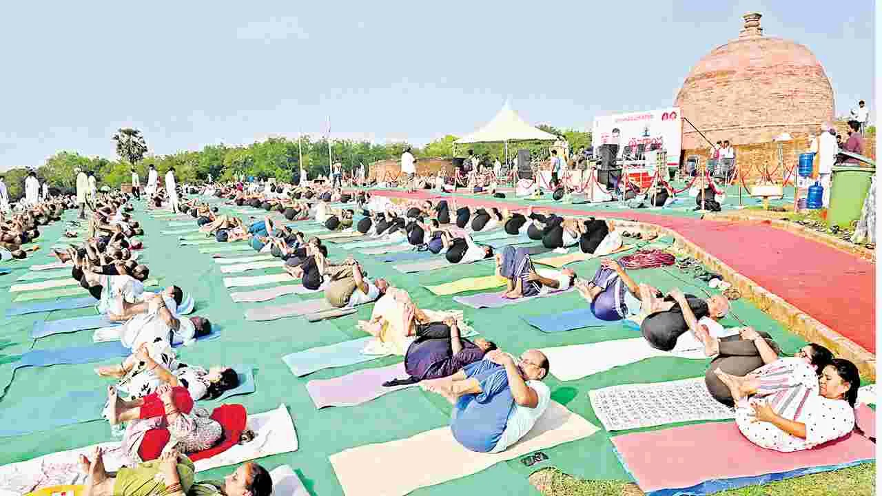 Buddhist Ashram Yoga: బౌద్ధ ఆరామం తొట్లకొండ పై యోగా
