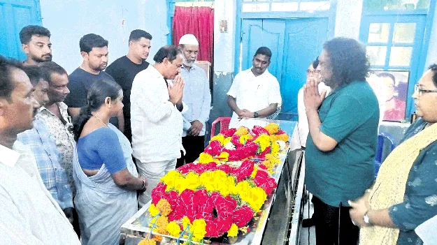 పేదల వైద్యుడి మృతి అత్యంత బాధాకరం