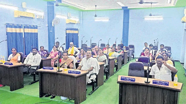 మార్కాపురం మున్సిపాలిటీలో నెగ్గిన అవిశ్వాసం