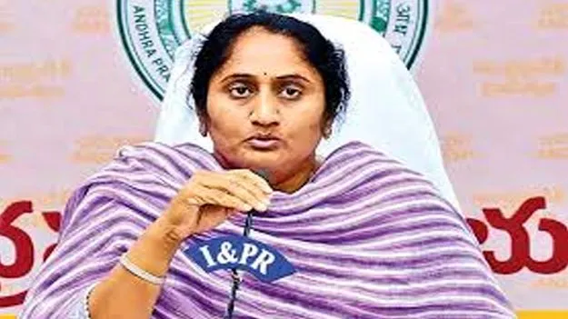 చేనేతలకు వేతనాల పెంపు: మంత్రి సవిత