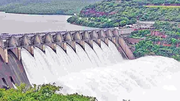 Srisailam Dam: 20 సిలెండర్లు దెబ్బతిన్నాయ్‌