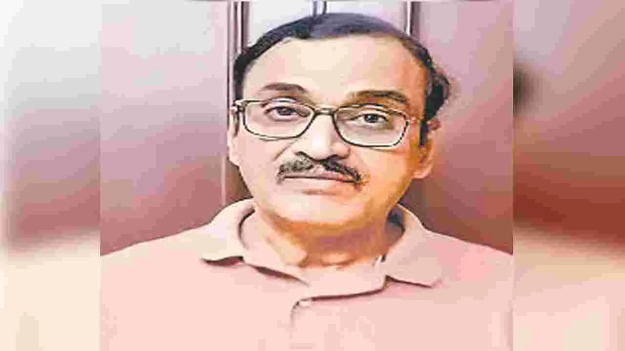 Visakhapatnam: కృష్ణంరాజు అరెస్టు