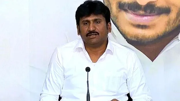 Peruru Clash Case: ముంబై చెక్కేసిన తోపుదుర్తి