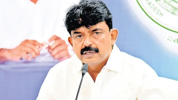 అధికార పార్టీకి భయపడి పోలీసులు కేసు పెట్టారు: పేర్ని నాని