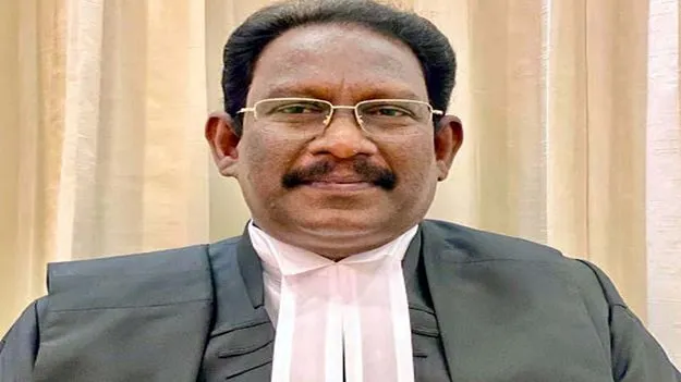 AP High Court Judge: గవర్నర్‌తో జస్టిస్‌ బట్టు దేవానంద్‌ భేటీ