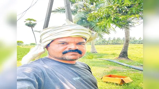 Overseas Worker: సొంత ఊరి కోసం ప్రవాసీయుడి వితరణ