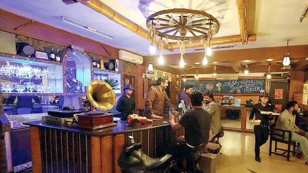 AP Govt: లాటరీతోనే బార్లకు లైసెన్స్‌లు