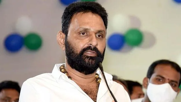 Defamation: సీఎంపై అసభ్య వ్యాఖ్యల కేసులో..కొడాలి నానికి నోటీసులు