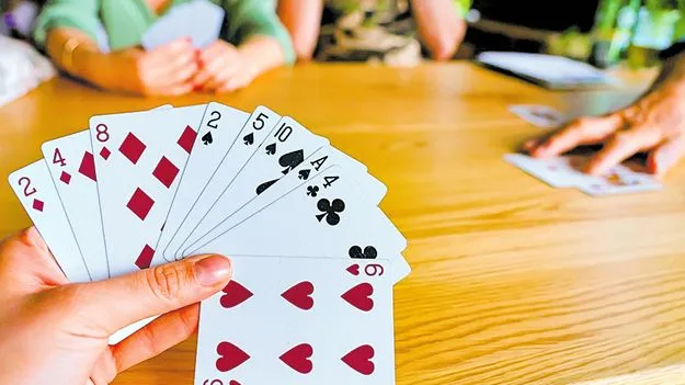 Public Gambling Exposure: పబ్లిక్‌గా పేకాట 