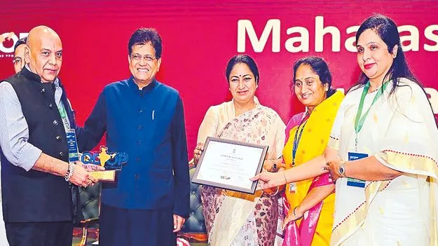 చేనేతలు, కళాకారులకు ప్రోత్సాహం: సిసోడియా