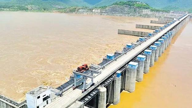 Water Level Rise: భారీగా పెరుగుతున్న గోదావరి నీటిమట్టం