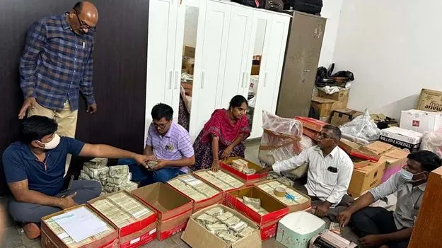 SIT Investigation: లిక్కర్ సొమ్ములో నొక్కేశారు