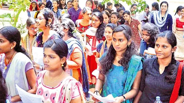 ANU Engineering College: ఫీజు కడితేనే సర్టిఫికెట్