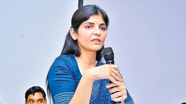 మహిళా భద్రత, చట్టాలపై సమగ్ర అవగాహన అవశ్యం:  శైలజ