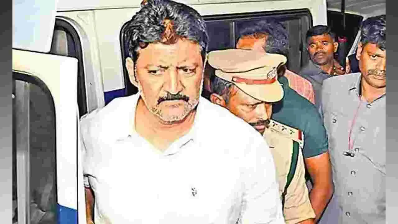 Vallabhaneni Vamsi: మధ్యంతర బెయిలివ్వండి 