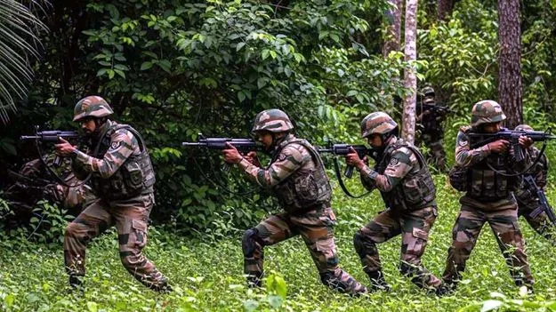 Maoists Encounter: ఝార్ఖండ్‌లో ఎన్‌కౌంటర్‌..ముగ్గురు నక్సలైట్ల మృతి