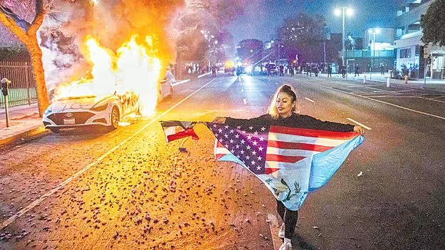 Los Angeles Curfew: నిప్పురవ్వ.. పెను జ్వాలై..