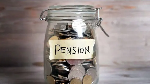 Narasapuram: పింఛన్ల సొమ్ము రూ.2.50లక్షల చోరీ