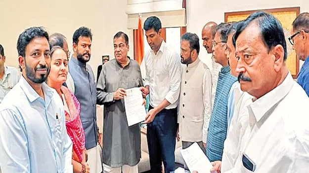 TDP Ministers and MPs: రహదారుల అభివృద్ధి పనులను చేపట్టండి