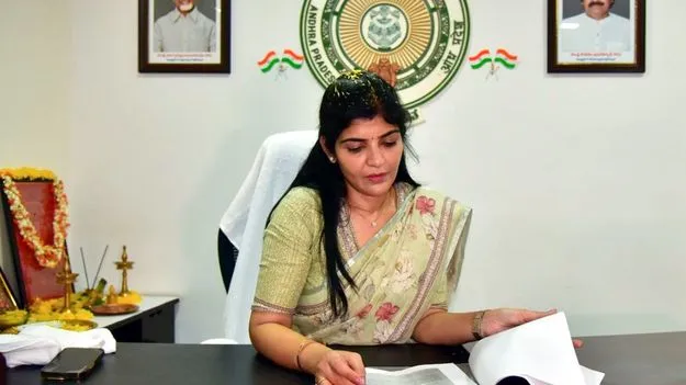 Rayapati Shailaja: ఆడబిడ్డలపై నేరాలకు పాల్పడితే ఉపేక్షించం 