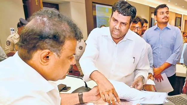 Minister Anagani Satya Prasad: విశాఖ భూకబ్జాలపై ప్రత్యేక నివేదిక 