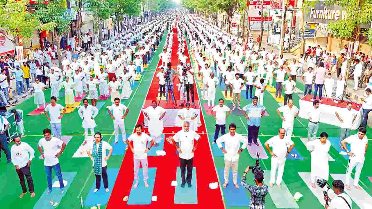 Minister Satyakumar: లక్ష ప్రాంతాల్లో యోగాంధ్ర