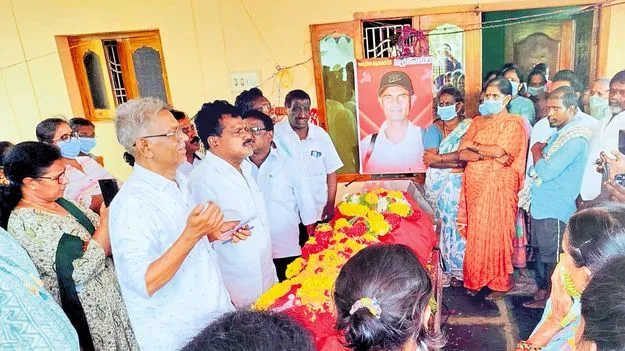Tentu Sudhakar Funeral: ముగిసిన మావోయిస్టు సుధాకర్‌ అంత్యక్రియలు