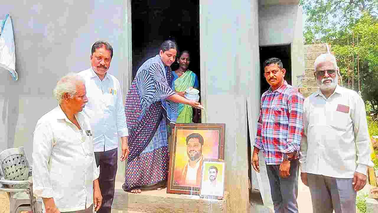  Gulf Victim: లోకేశ్‌ చొరవతో గల్ఫ్‌ నుంచి స్వగ్రామానికి