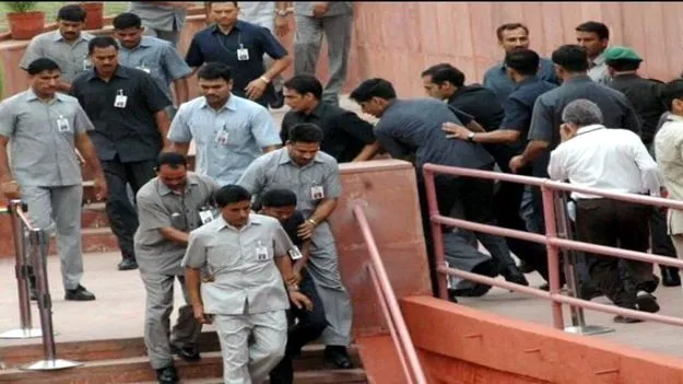 AP Govt: ఐఎస్‌డబ్ల్యూ సిబ్బందికి యూనిఫామ్‌ అలవెన్స్‌ పెంపు