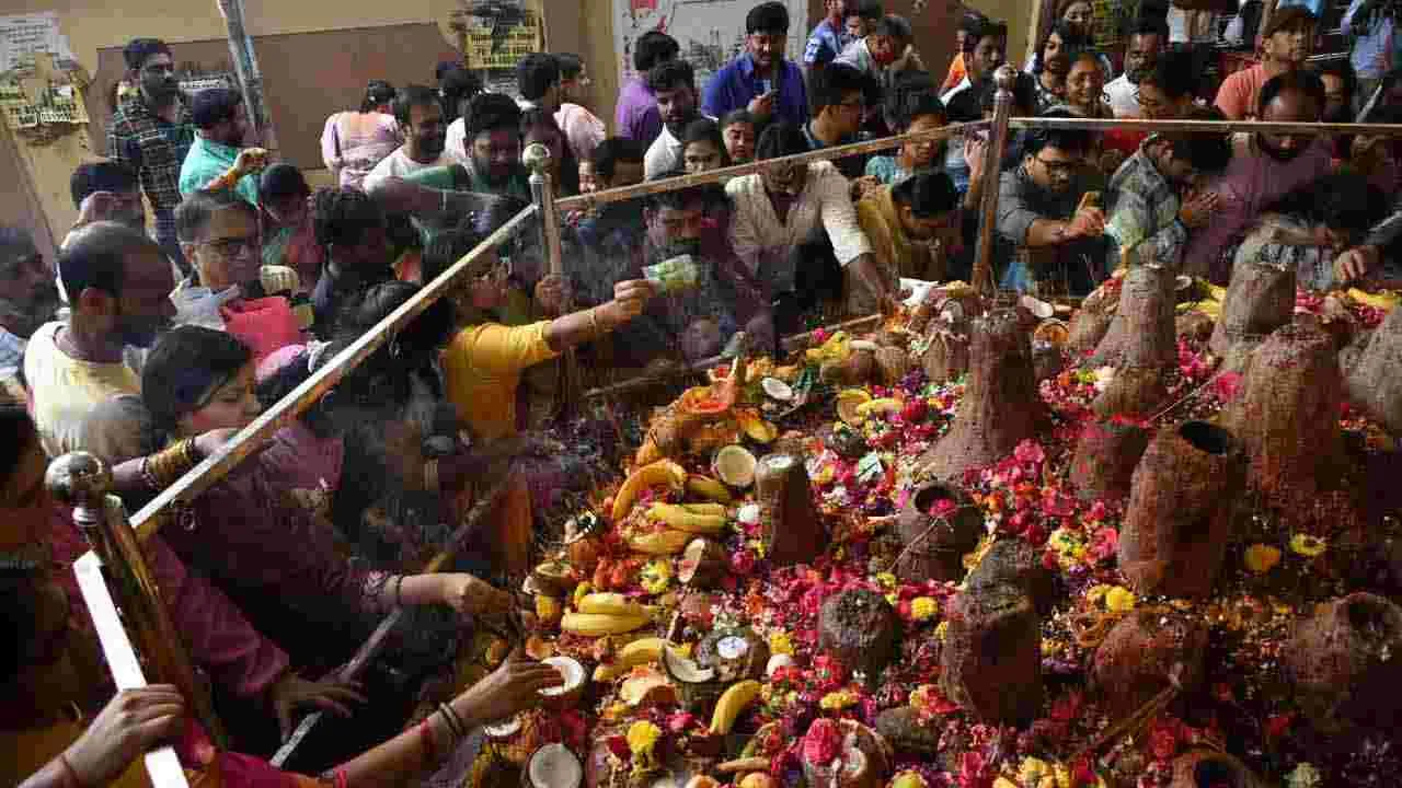 Nag Panchami: నాగ పంచమి.. ఆలయాలకు పోటెత్తిన భక్తులు