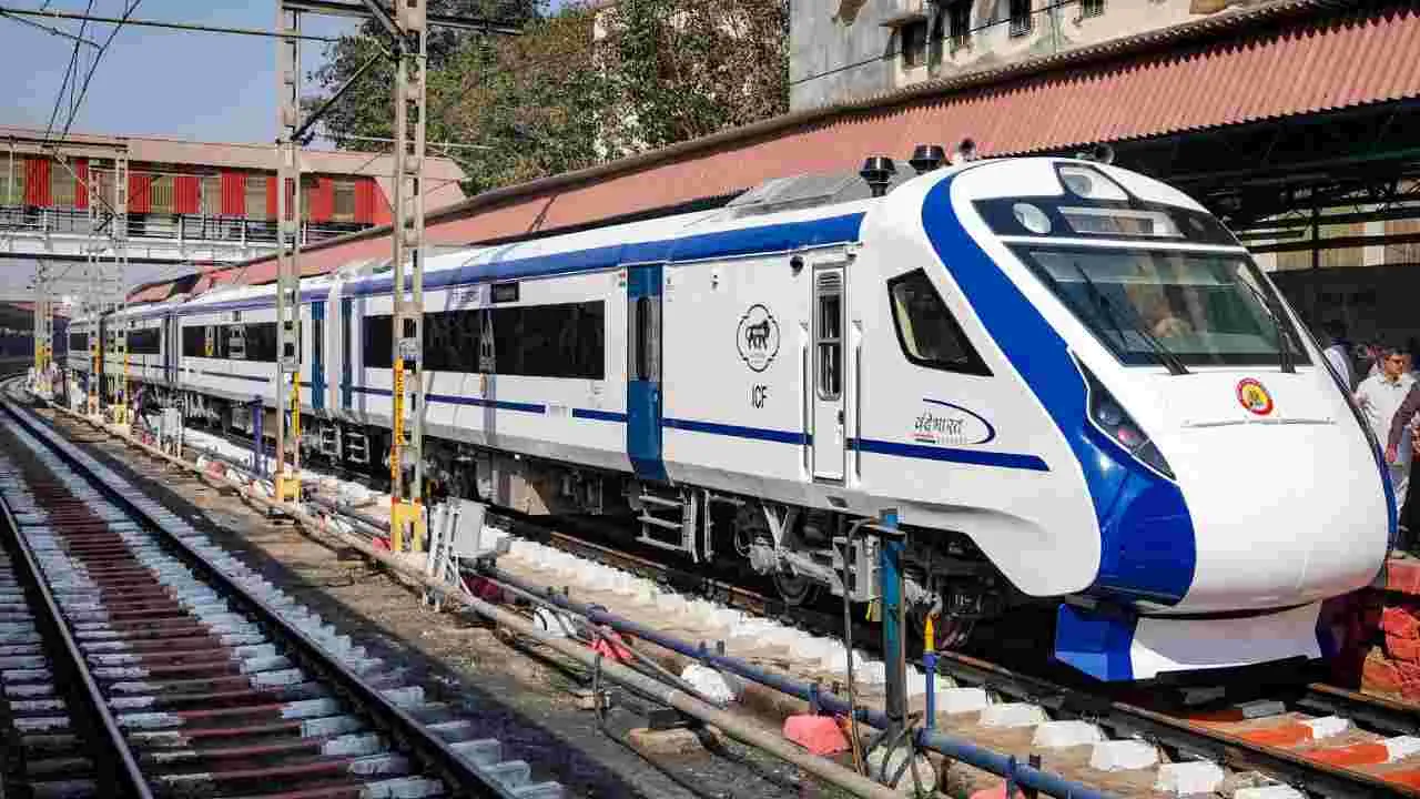 Vande Bharat Occupancy: వందే భారత్‌ ఎక్స్‌ప్రెస్ రైళ్లకు మంచి జనాదరణ.. ఆక్యుపెన్సీ రేషియో ఎంతంటే.. 