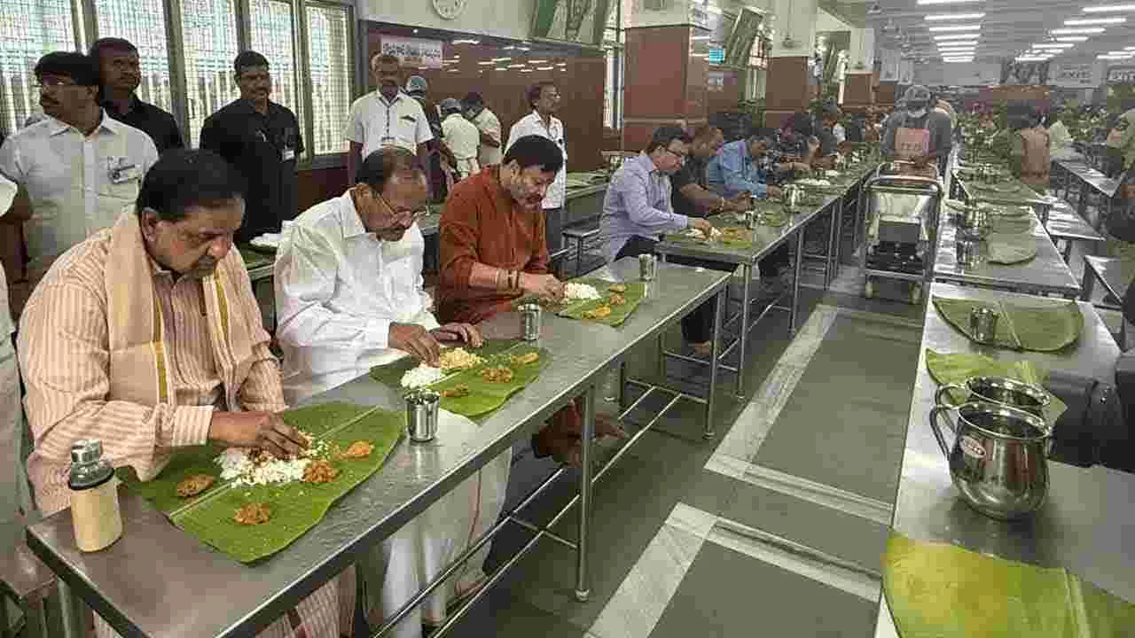 Venkaiah Naidu: తిరుమల శ్రీవారిని దర్శించుకున్న వెంకయ్య నాయుడు