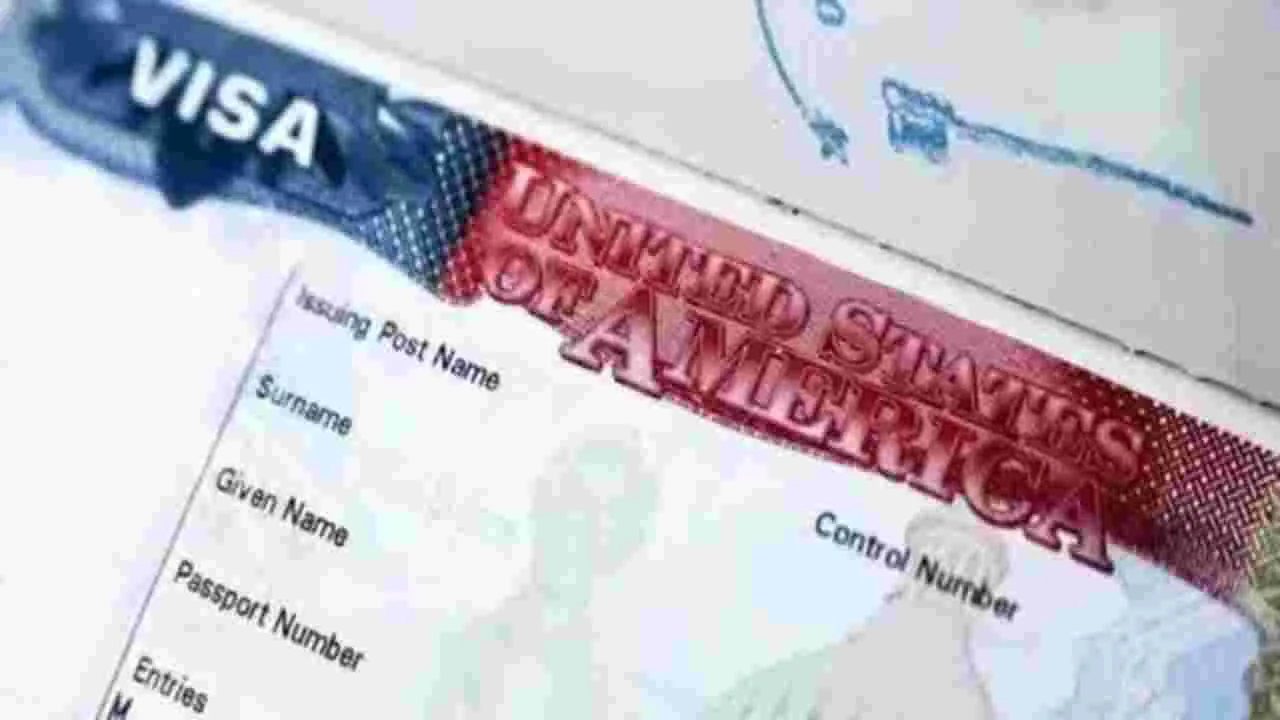 US Visa Interview Waiver: యూఎస్ వీసా విధానంలో కీలక మార్పు.. సెప్టెంబర్ 2 నుంచి..