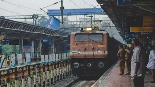 RRR Railway Line Telangana: ఆర్‌ఆర్‌ఆర్‌ పక్కనే రైలుపై భేటీ